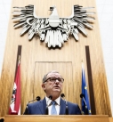 Nationalratspräsident Karlheinz Kopf bei Ansprache im Nationalratssitzungssaal.