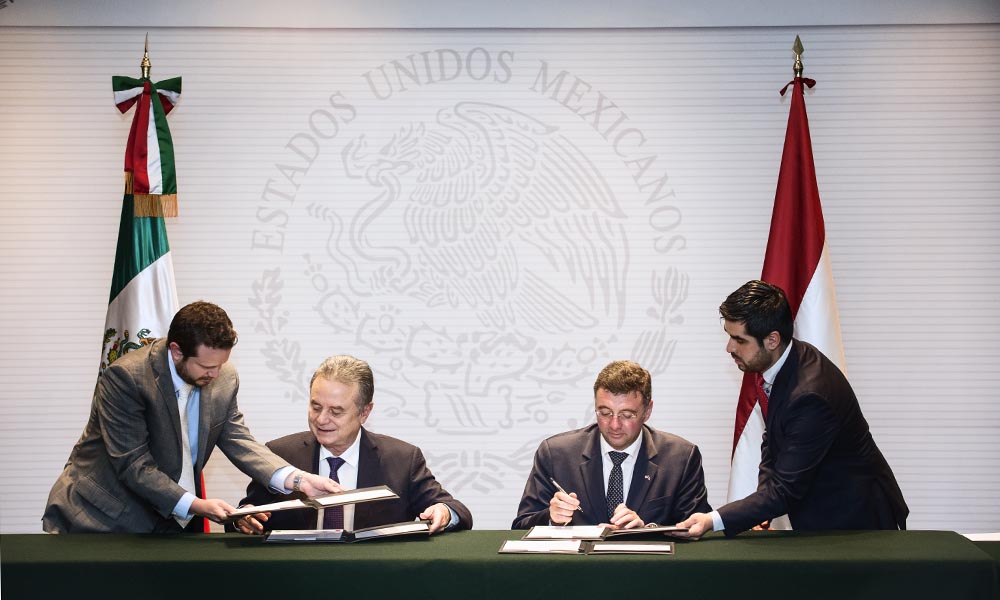 Offizieller Besuch von Infrastrukturminister Jörg Leichtfried in Mexiko Von links: Energieminister Pedro Joaquin Coldwell, Infrastrukturminister Jörg Leichtfried.