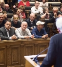 Rede von Kardinal Christoph Schönborn vor den Betroffenen.