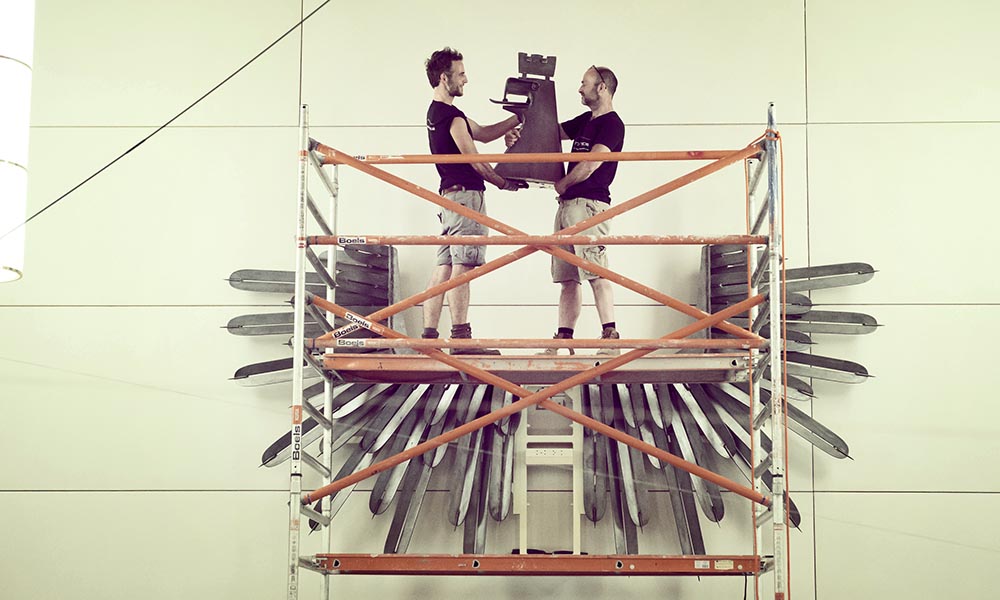 Montage der Adler-Kopie im Redoutensaal Montage der Adler-Kopie im Redoutensaal